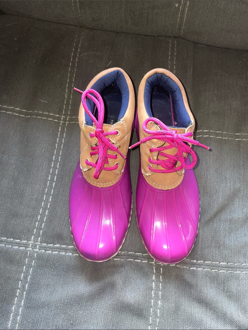 Tommy Hilfiger boots size 8